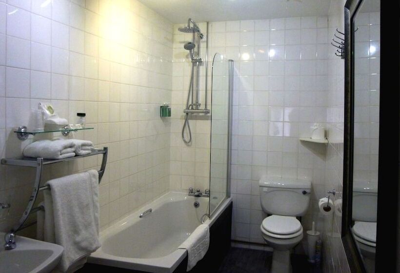 بنسيون Orchard Club   Newton House