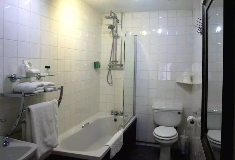 Majatalo Orchard Club   Newton House