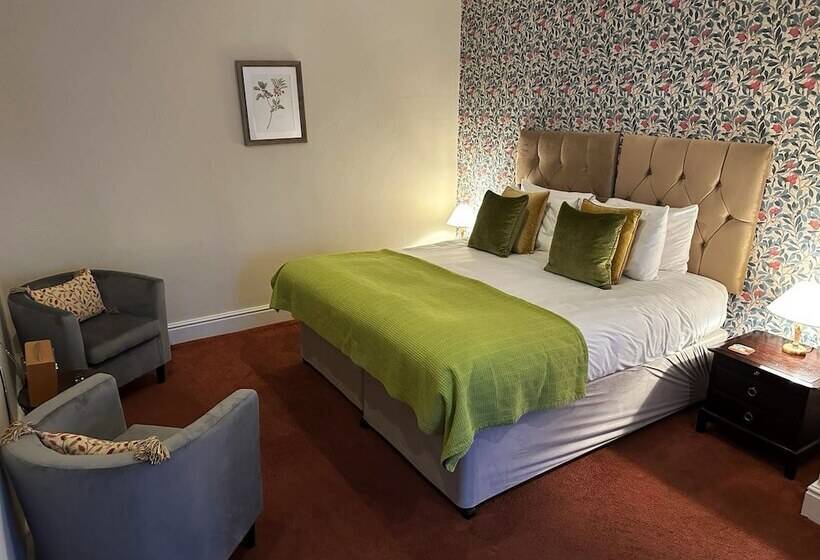 بنسيون Orchard Club   Newton House