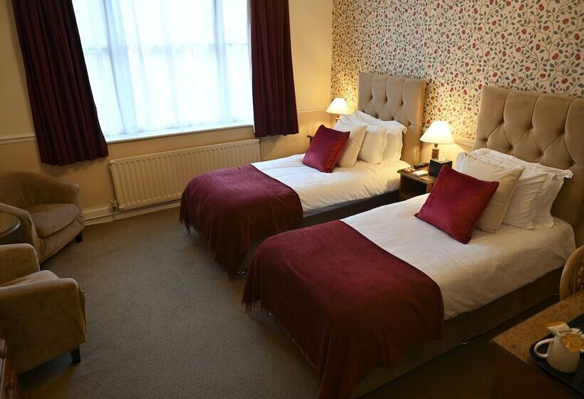 بنسيون Orchard Club   Newton House