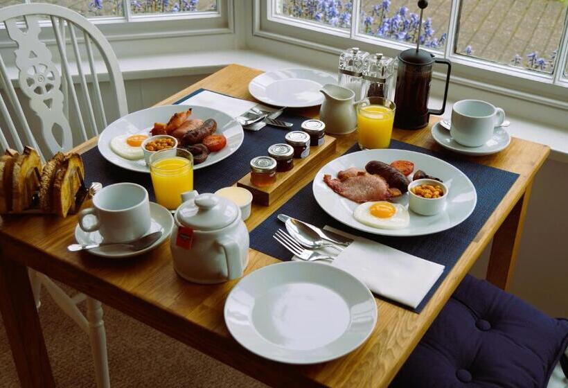 膳宿费 Radcliffe Guest House