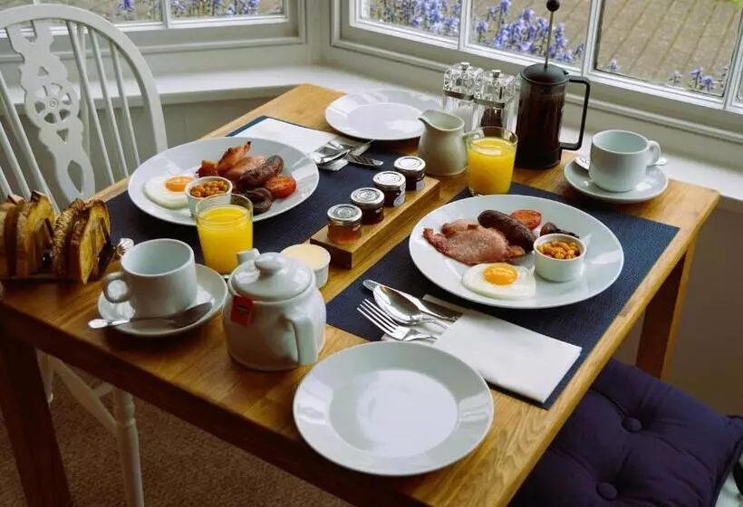 Majatalo Radcliffe Guest House