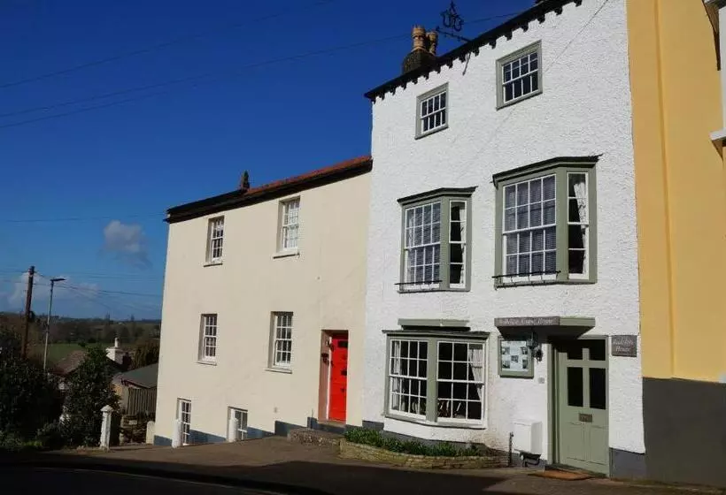 Majatalo Radcliffe Guest House