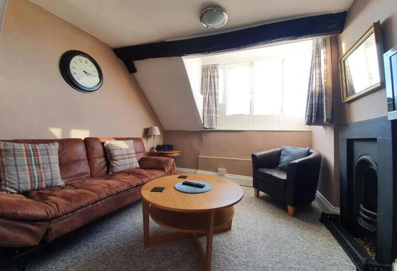 膳宿费 Radcliffe Guest House