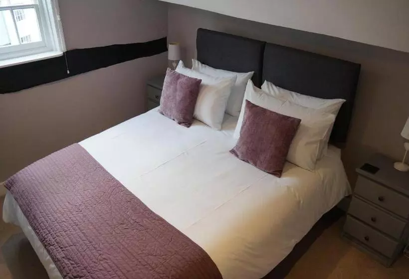 Majatalo Radcliffe Guest House