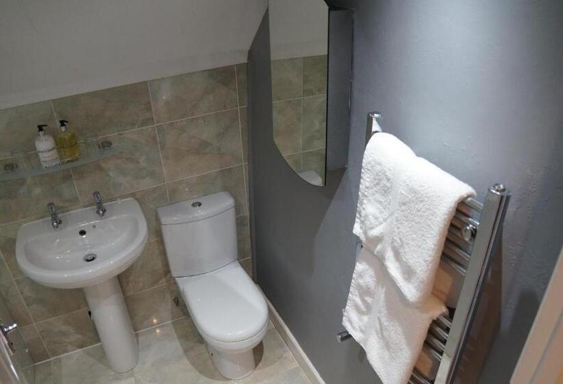 膳宿费 Radcliffe Guest House