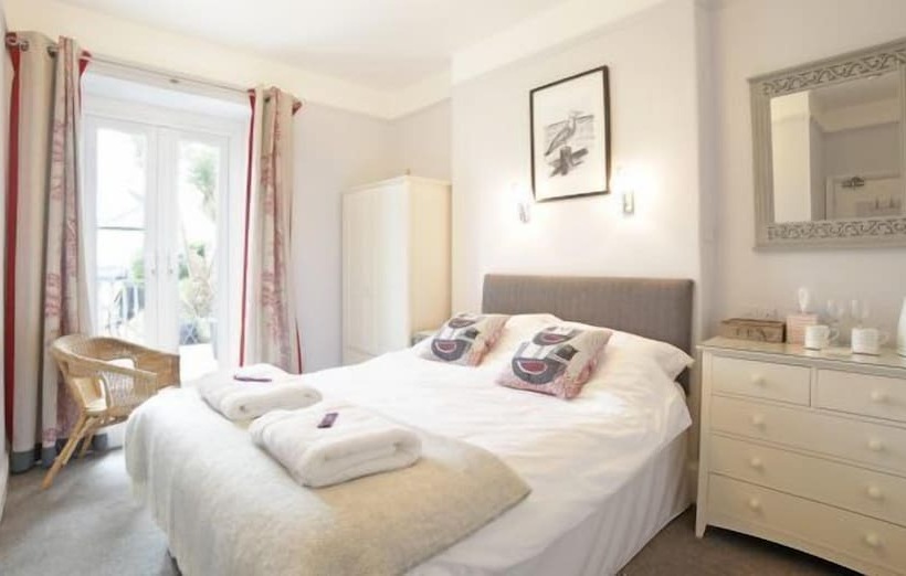 פנסיון Sunrise Guest House