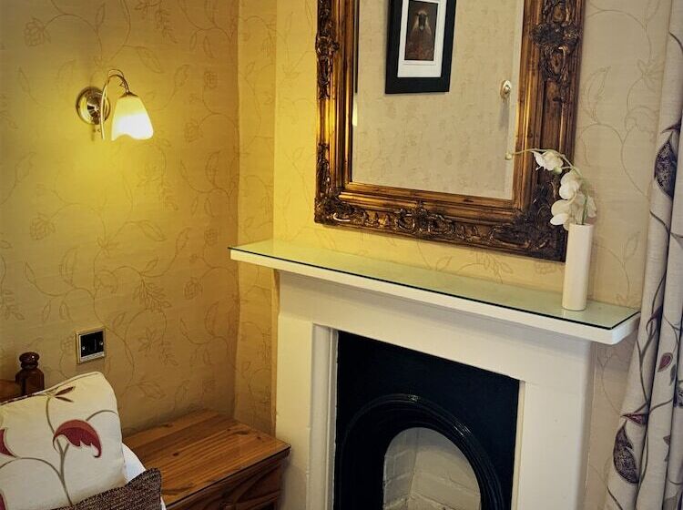 پانسیون West End Guest House