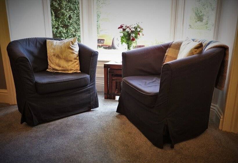 پانسیون West End Guest House