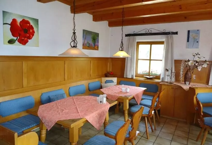 ユースホステル Landhaus Lehnerhof