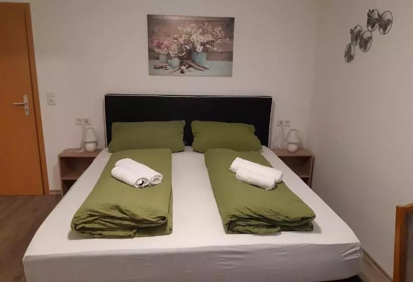 Retkeilymaja Steakhaus Galgenbach