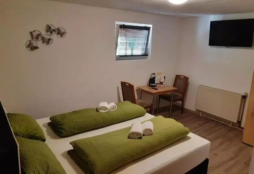 Retkeilymaja Steakhaus Galgenbach