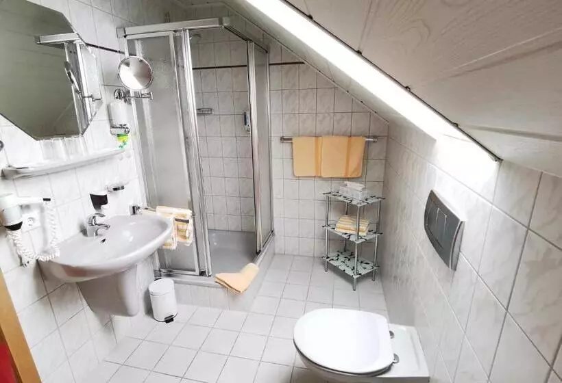 ユースホステル Gästehaus Köglmaier