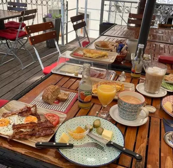 Majatalo Gästehaus Zum Felsen