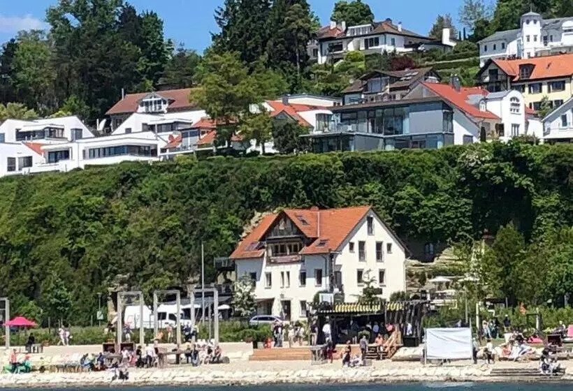 Majatalo Gästehaus Zum Felsen