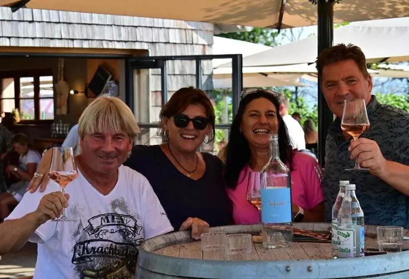 Majatalo Gästehaus Zum Felsen