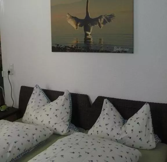 Majatalo Gästehaus Zum Felsen