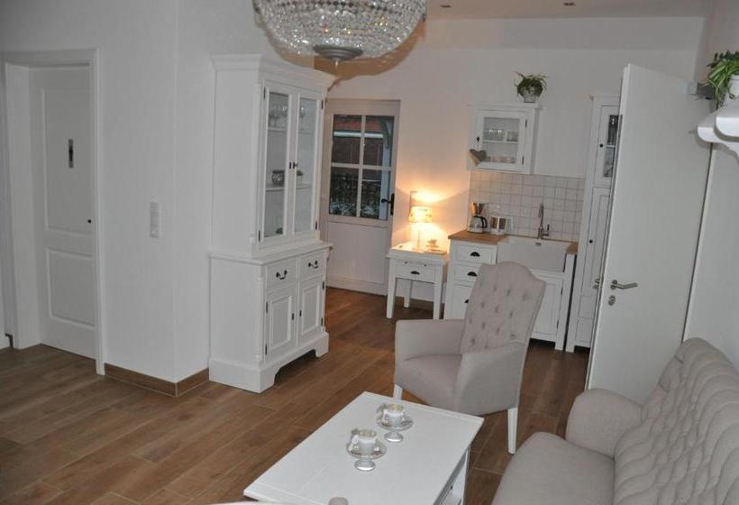 بنسيون White Cottage Garden