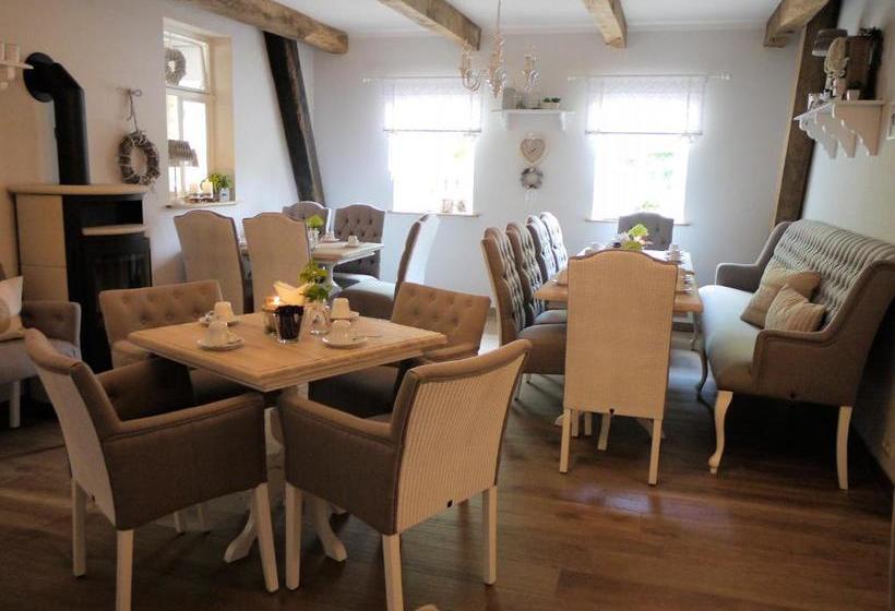 بنسيون White Cottage Garden