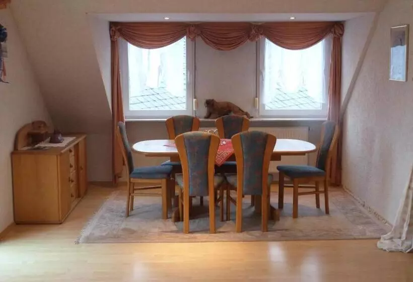 Majatalo Winzergasthof Zum Kellerstübchen