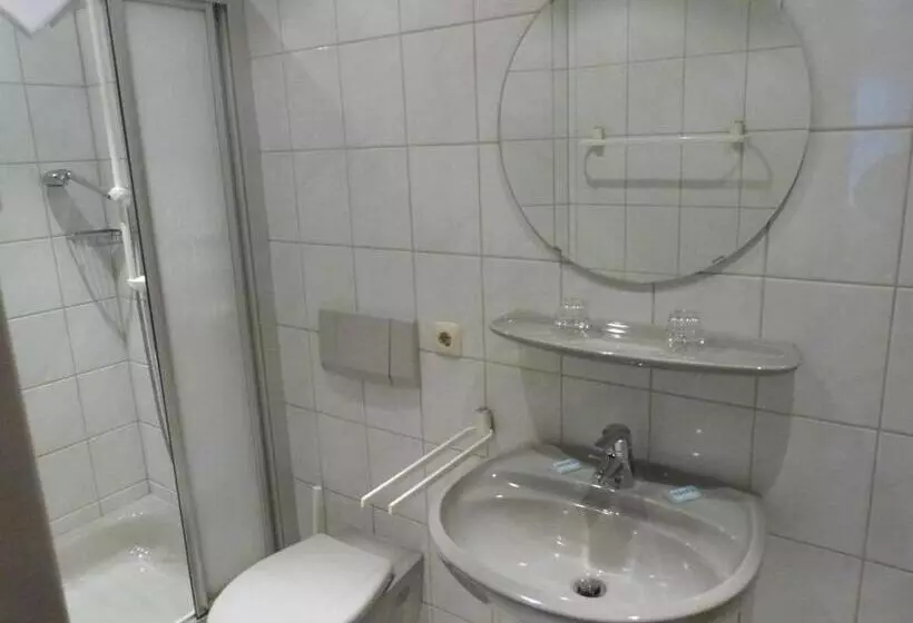 Majatalo Winzergasthof Zum Kellerstübchen