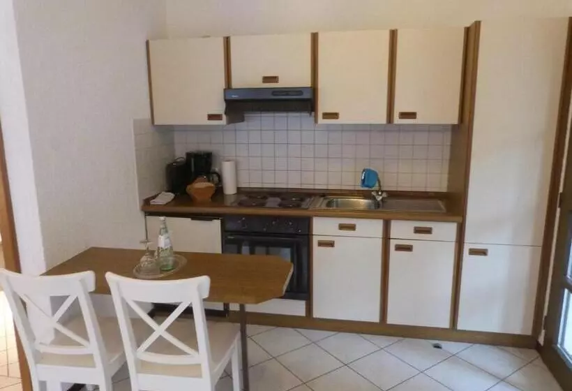 Majatalo Winzergasthof Zum Kellerstübchen