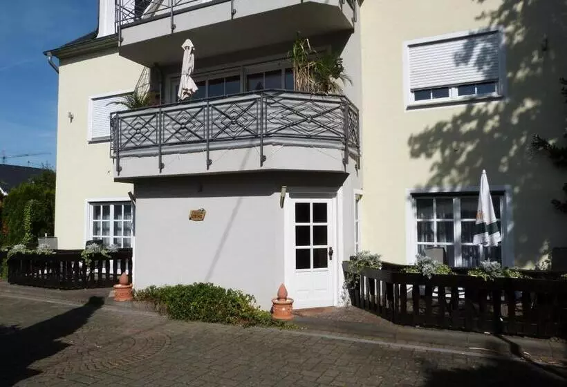 Majatalo Winzergasthof Zum Kellerstübchen