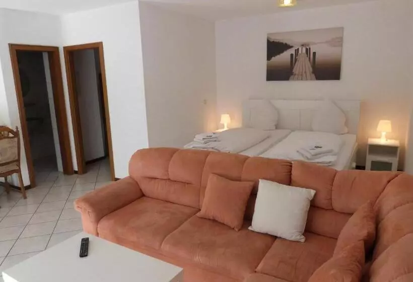 Majatalo Winzergasthof Zum Kellerstübchen