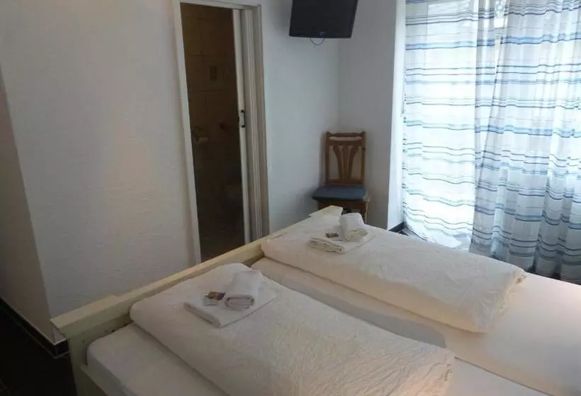 Majatalo Winzergasthof Zum Kellerstübchen