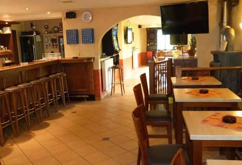 Majatalo Winzergasthof Zum Kellerstübchen