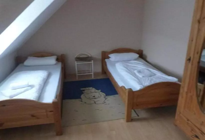 Majatalo Winzergasthof Zum Kellerstübchen