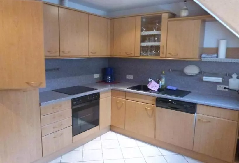 Majatalo Winzergasthof Zum Kellerstübchen