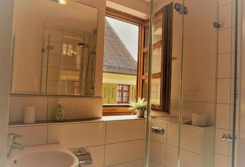 Pension Ins Fischernetz  Mäntele