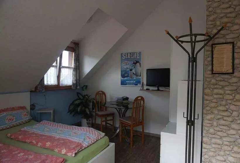 Pension Ins Fischernetz  Mäntele