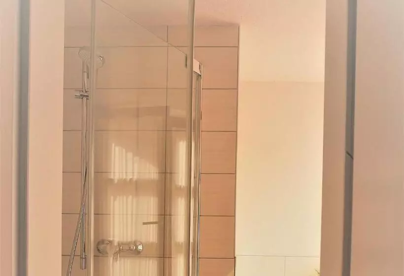 Pension Ins Fischernetz  Mäntele