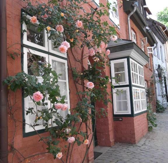 پانسیون Gast In Hedwigs Haus Auf Dem Meere