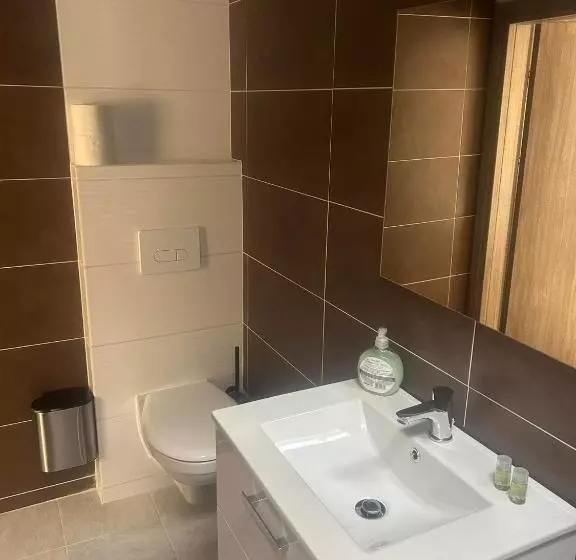 هاستل Gaststätte Pütz