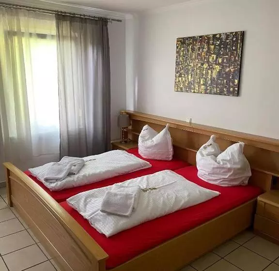 هاستل Gaststätte Pütz