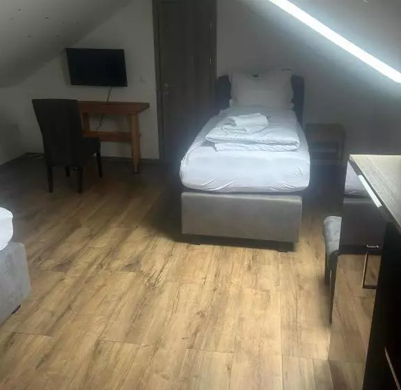 هاستل Gaststätte Pütz