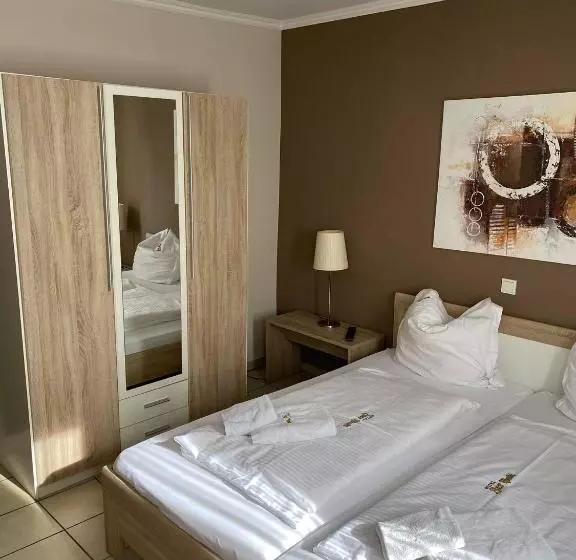 هاستل Gaststätte Pütz