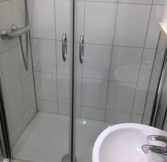 هاستل Gaststätte Pütz