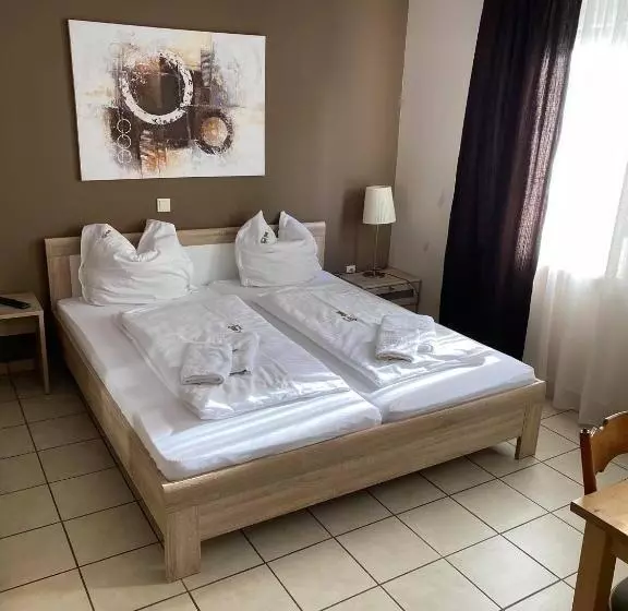 هاستل Gaststätte Pütz