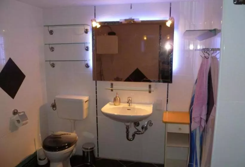 ペンション Guest House Schneider