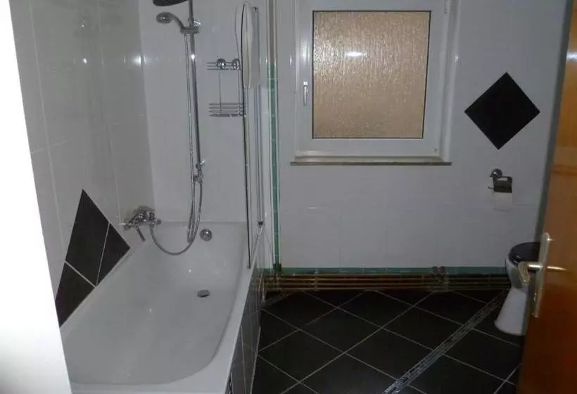 ペンション Guest House Schneider