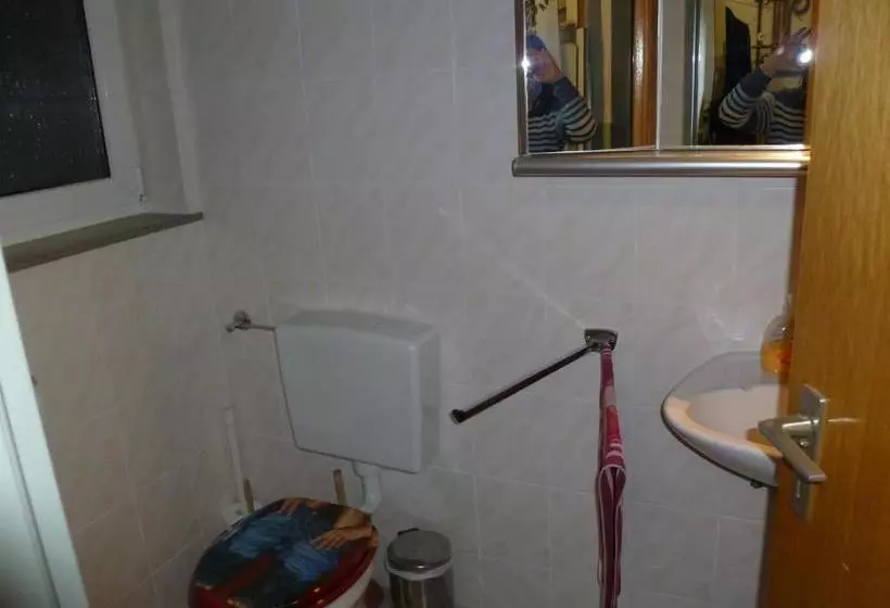 ペンション Guest House Schneider