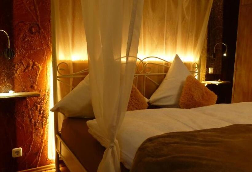 膳宿费 Casa Shania