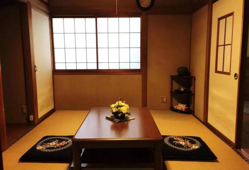 Majatalo En Guest House