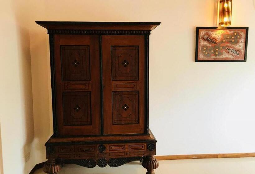 פנסיון Neli Guests House