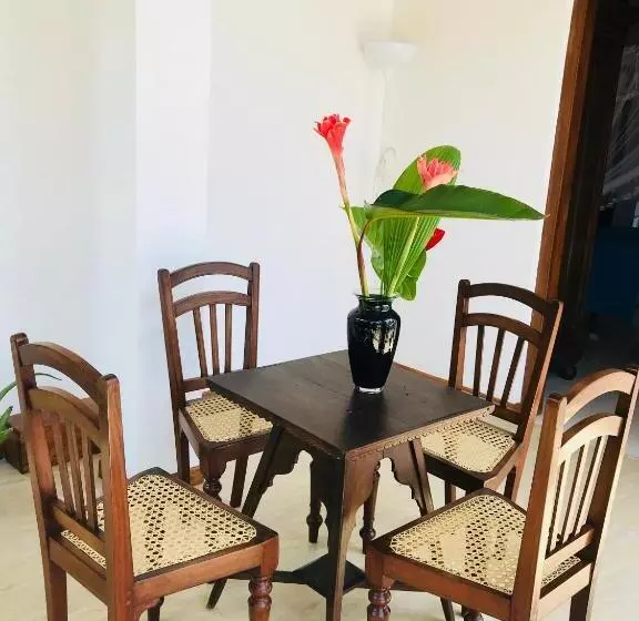 پانسیون Neli Guests House