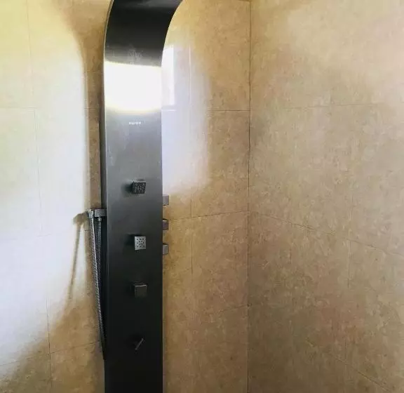 پانسیون Neli Guests House